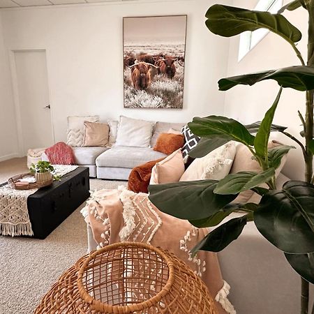 Hotel Rustling Oaks Nz Boho Pool House Cambridge Esterno foto